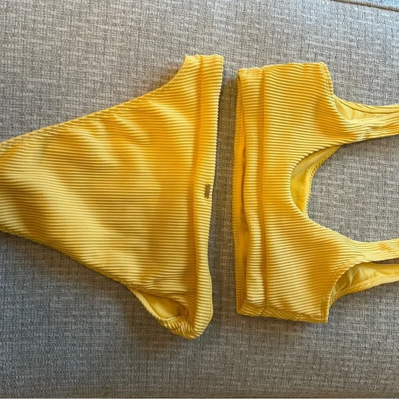 Hollister Yellow Ribbed Bikini Set - Picture 3 of 3